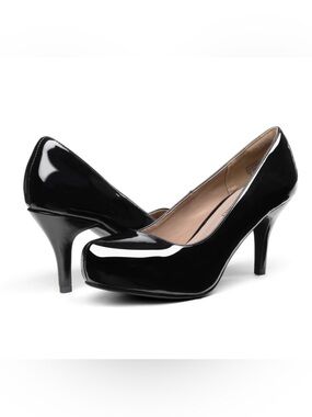 NWOT 6.5 Dream Pairs Classic Closed Toe 3 Inch Pumps